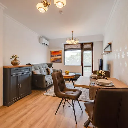 Prestige Central Apartments Warna