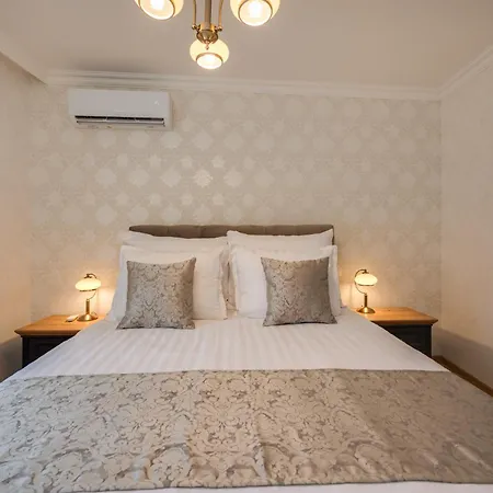 Prestige Central Apartments * Warna