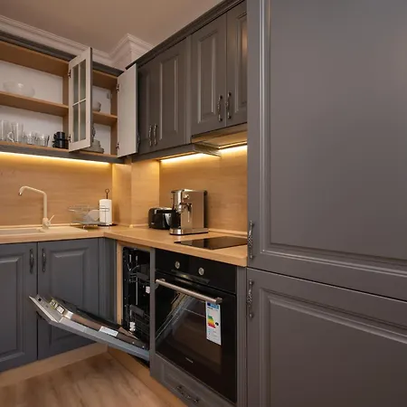 Prestige Central Apartments *